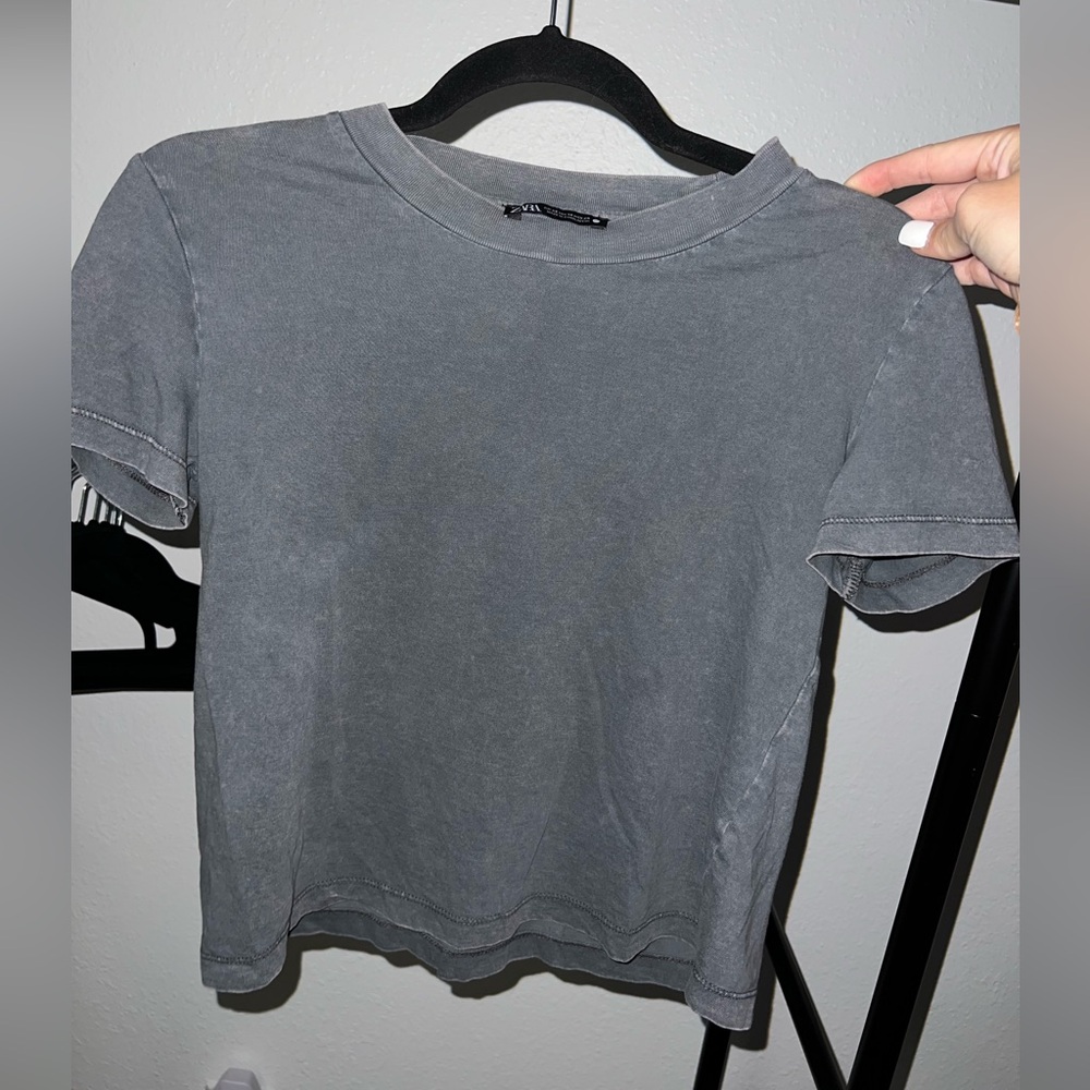 Zara XS grey top.